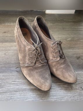 Clarks Shootie Suede Shoes 3" Heel Lace Gray Sz 9.5 M